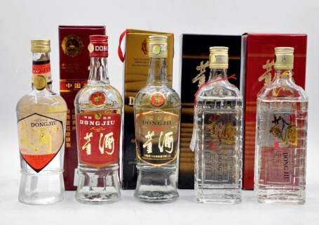 宜昌回收红董褐董白董3款90年代的老董酒分别多少钱一瓶，各自介绍与特点分析