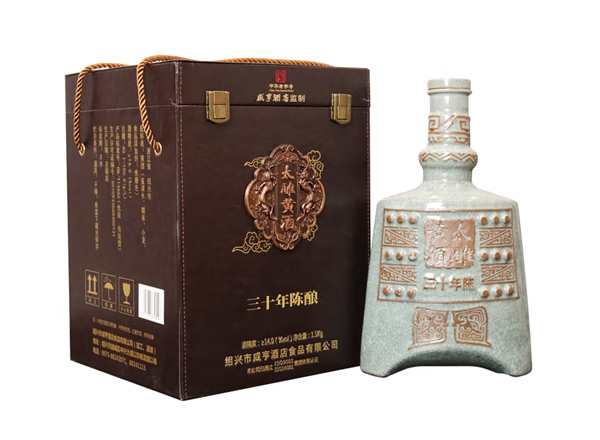 宜昌咸亨酒店太雕黄酒回收太雕三十年陈酿绍兴黄酒1.5kg礼盒装